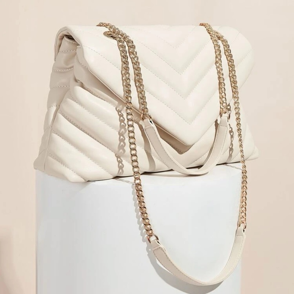 Quilted Cream Shoulder Bag with Gold Chain